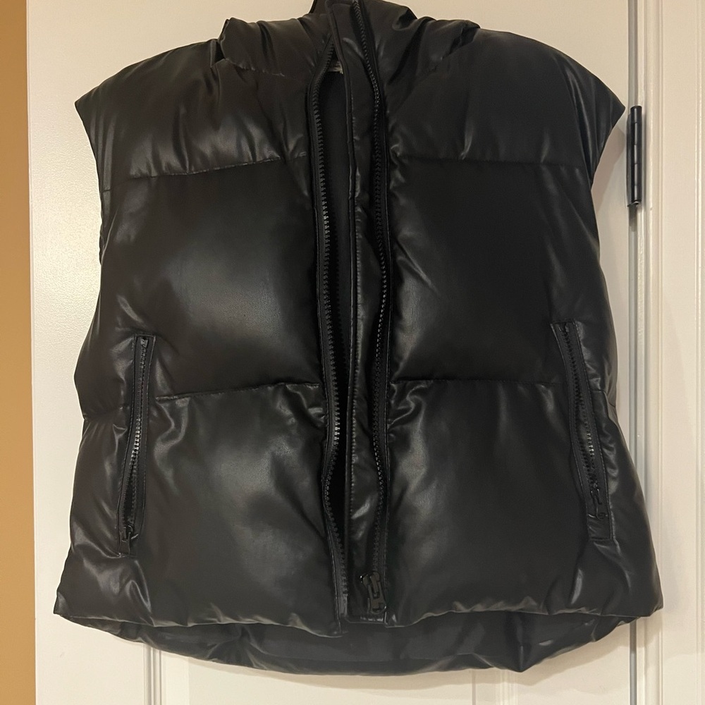 Women’s Black Leather Material Vest with Zipper and side pockets